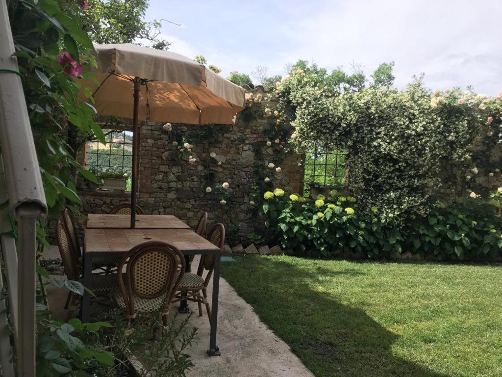 Il Borgo Di Olive Hotel Sismano Bagian luar foto